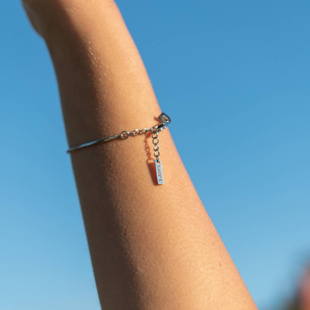Minimales Unisex-Armband mit graviertem Etikett