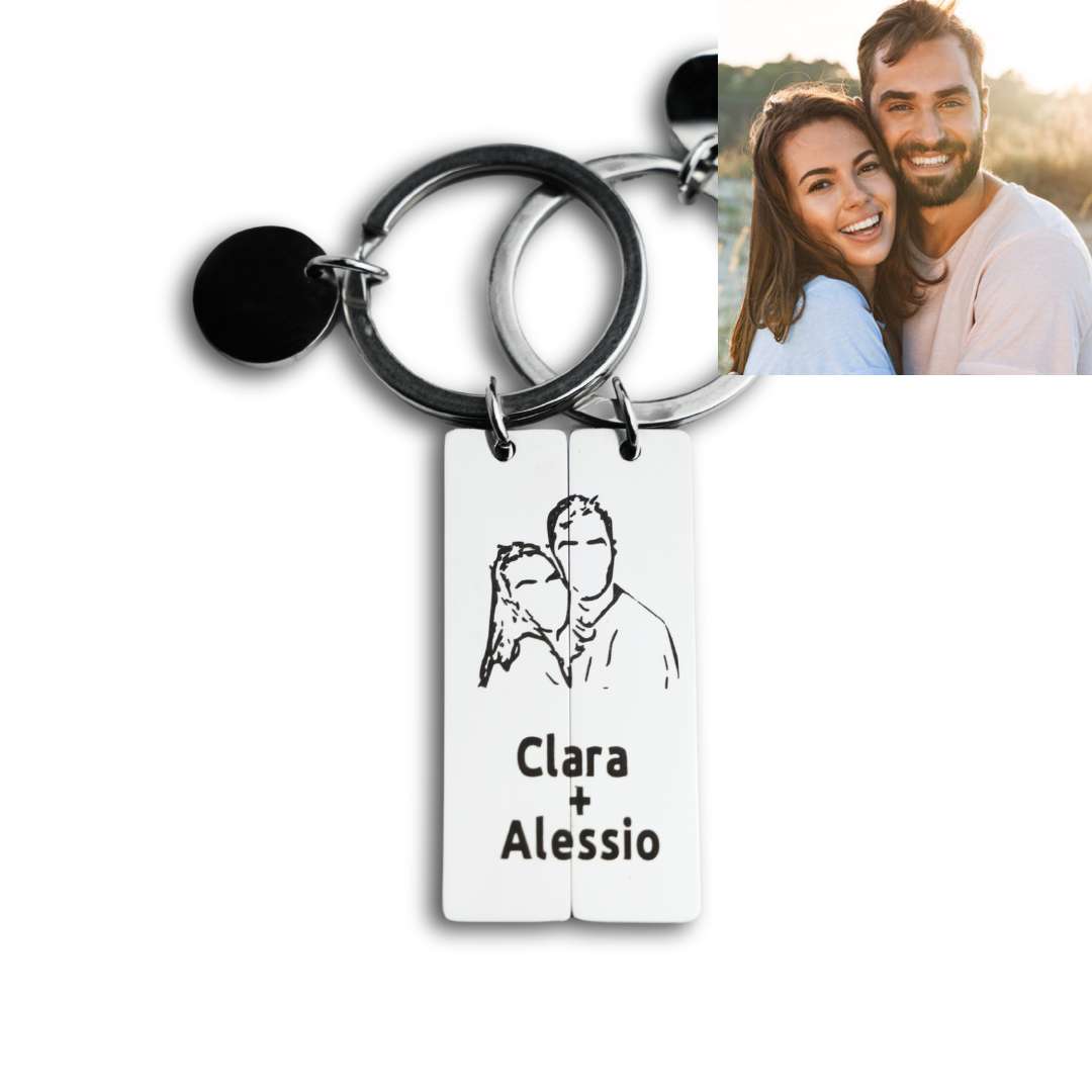 2 chaveiros personalizados combinando com foto de casal gravada