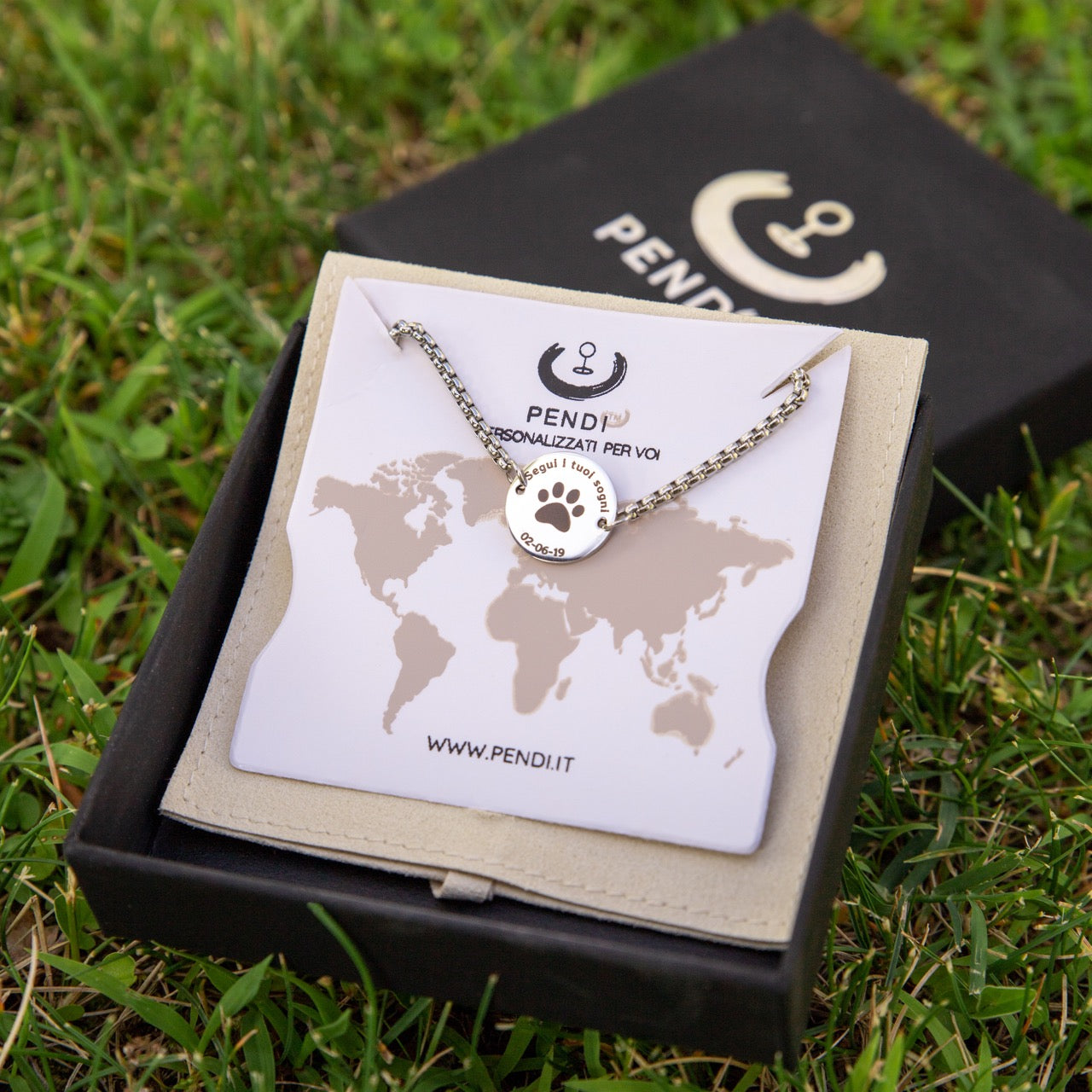 Bracciale con Disegno Inciso con Medaglia Tonda