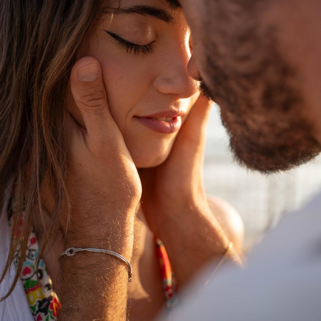 Coppia di 2 Bracciali Nodo dell'Amore - Confezione Regalo con Certificato di Promessa