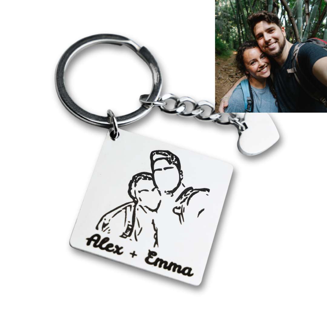 Personalisierter quadratischer Schlüsselanhänger mit eingraviertem Paarfoto