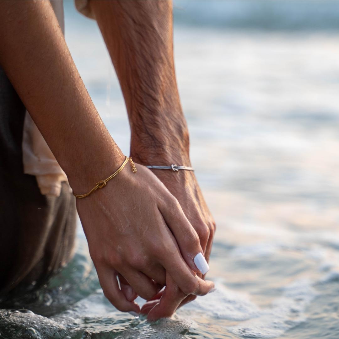 Coppia di 2 Bracciali Nodo dell'Amore - Confezione Regalo con Certificato di Promessa