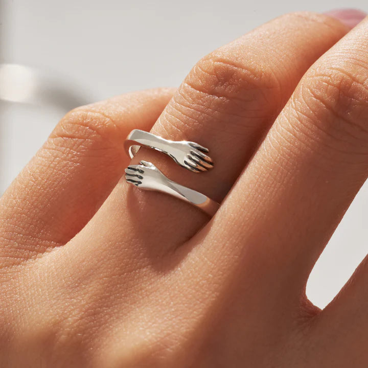 Anello fidanzamento con diamante abbraccio Anello fidanzamento con diamante abbraccio