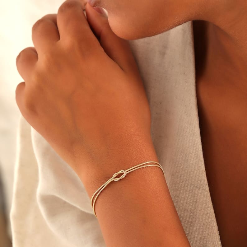 Bracelet minimal avec noeud