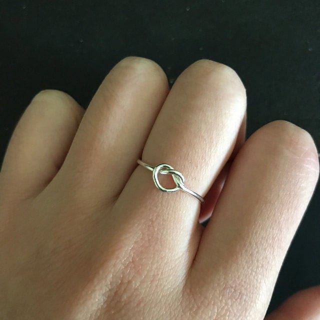 Minimal Heart Knot Ring
