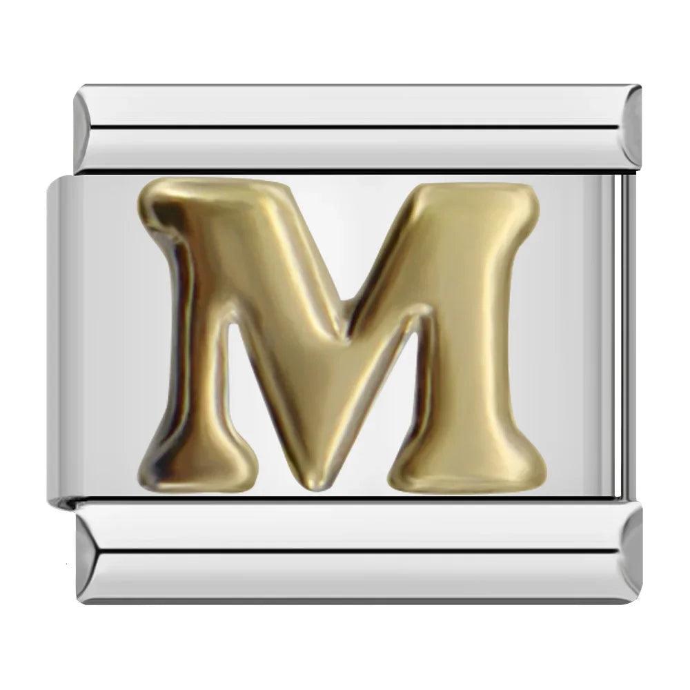 Charm - Lettera M in Oro, su Argento